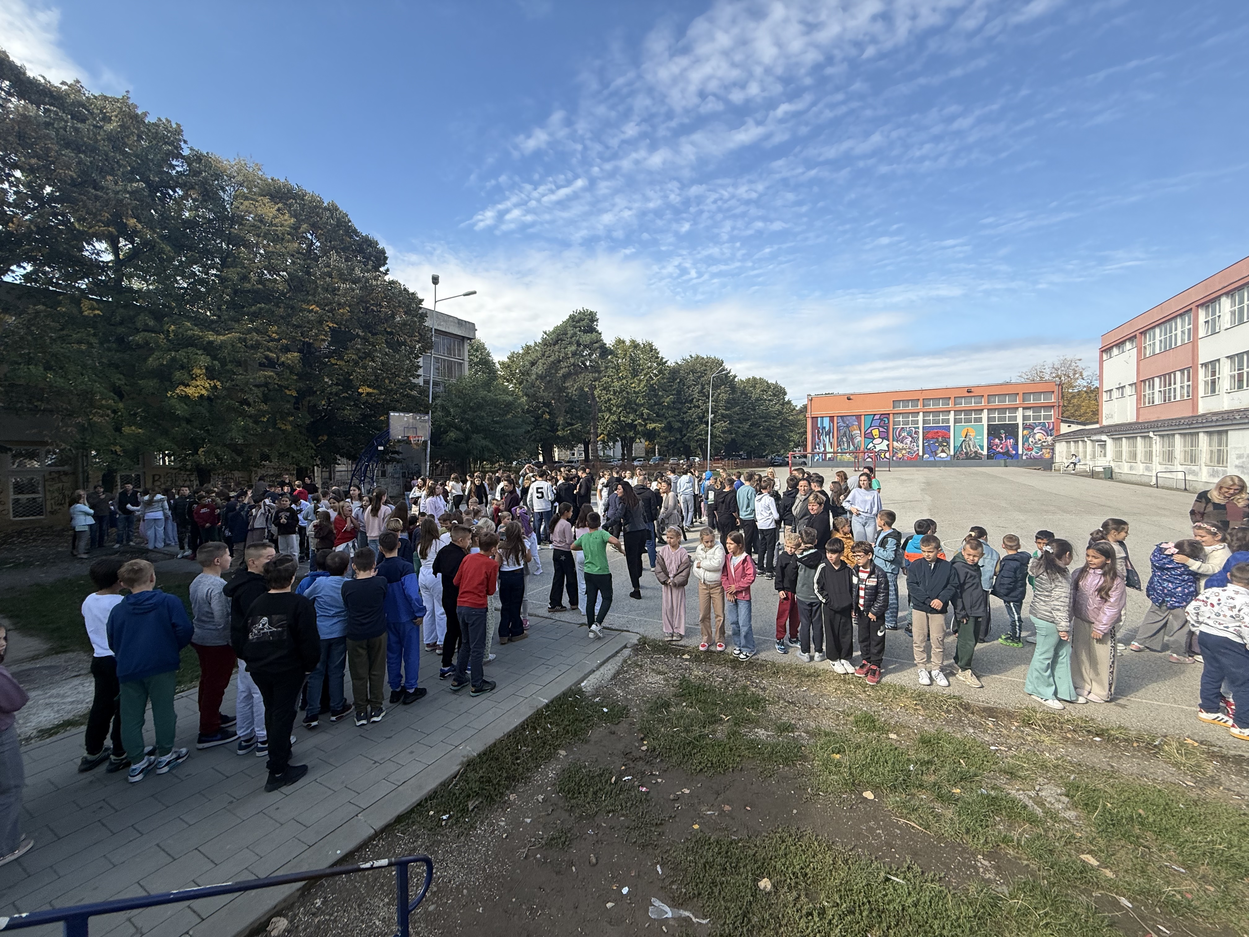 БЕЗБЕДНОСТ НА ПРВОМ МЕСТУ – ЗАЈЕДНО УЧИМО КАКО ДА РЕАГУЈЕМО У ВАНРЕДНИМ СИТУАЦИЈАМА